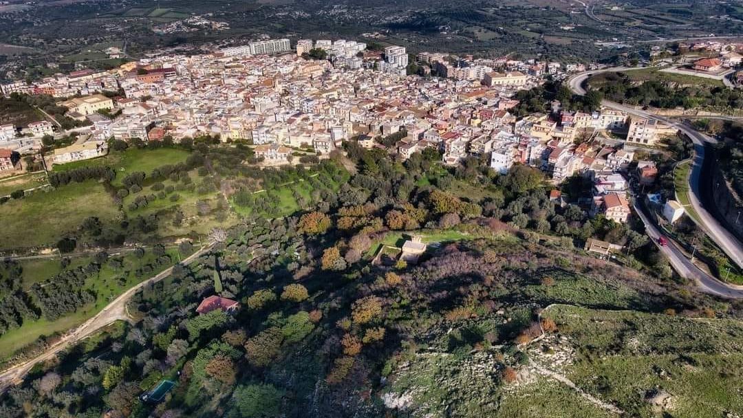 Melilli: San Sebastiano, Pirrera, Pino Valenti Sicilia