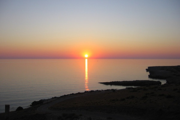 Tramonto in barca a Makari – Navigazione serale tra calette incantevoli e luci dorate