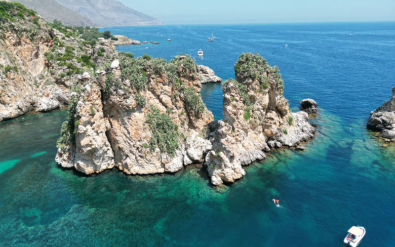 Barca & Snorkeling nella Riserva dello Zingaro e Faraglioni di Scopello: calette segrete e mare cristallino