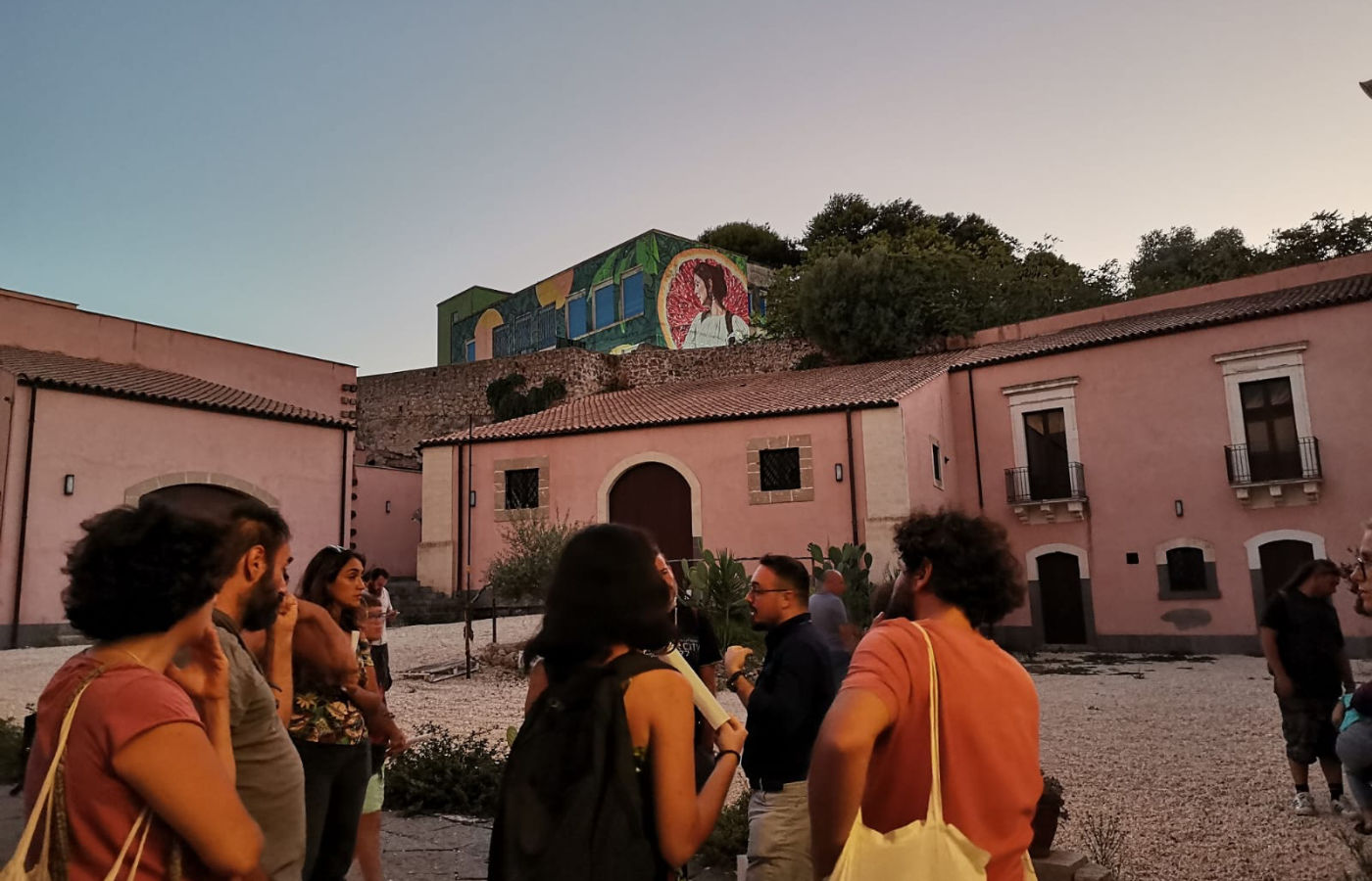 Lentini Street Art Tour: Scopri l’Arte Urbana in Sicilia