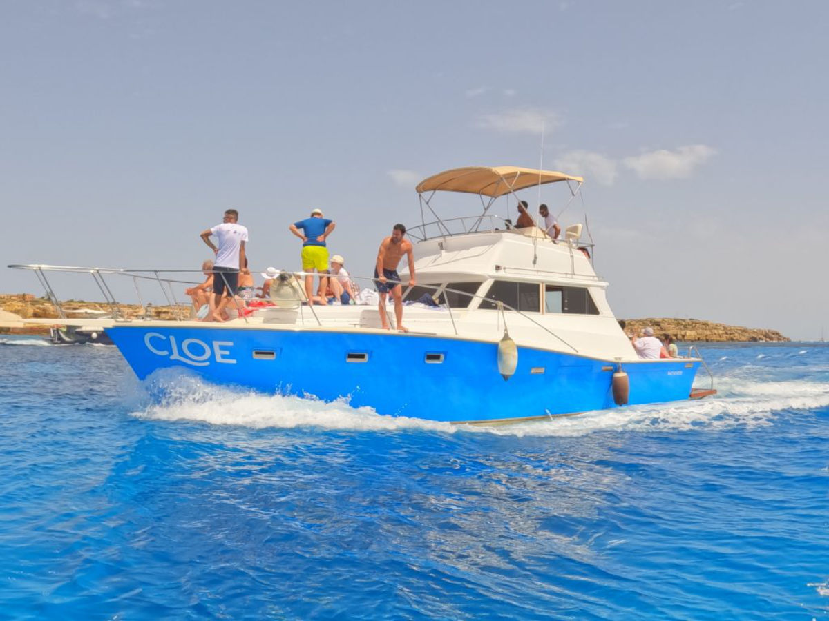 Favignana e Levanzo in Yacht: escursione esclusiva tra le Isole Egadi