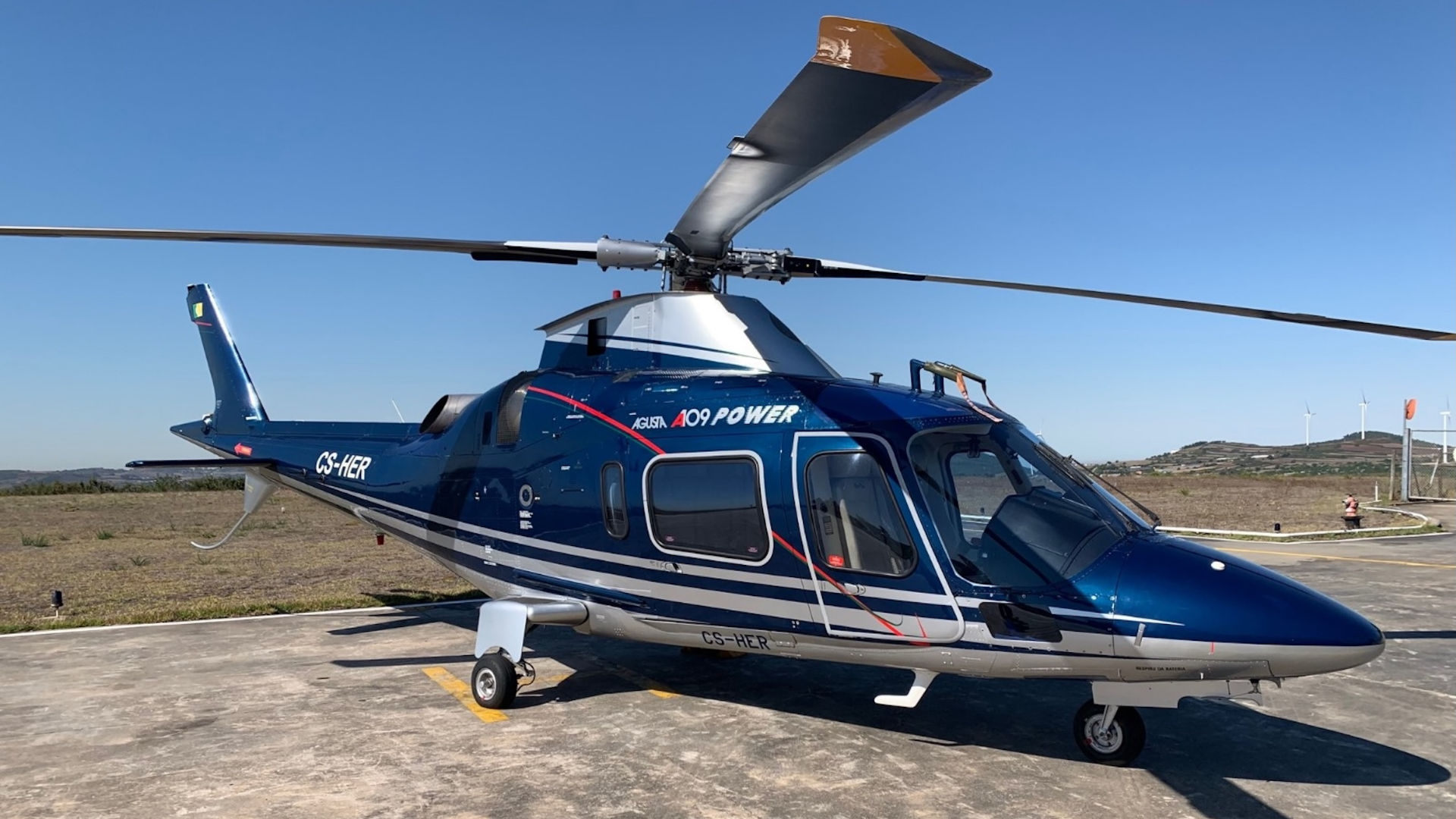 Sulle Ali dei Vulcani: Tour Privato in Elicottero su Etna e Isole Eolie