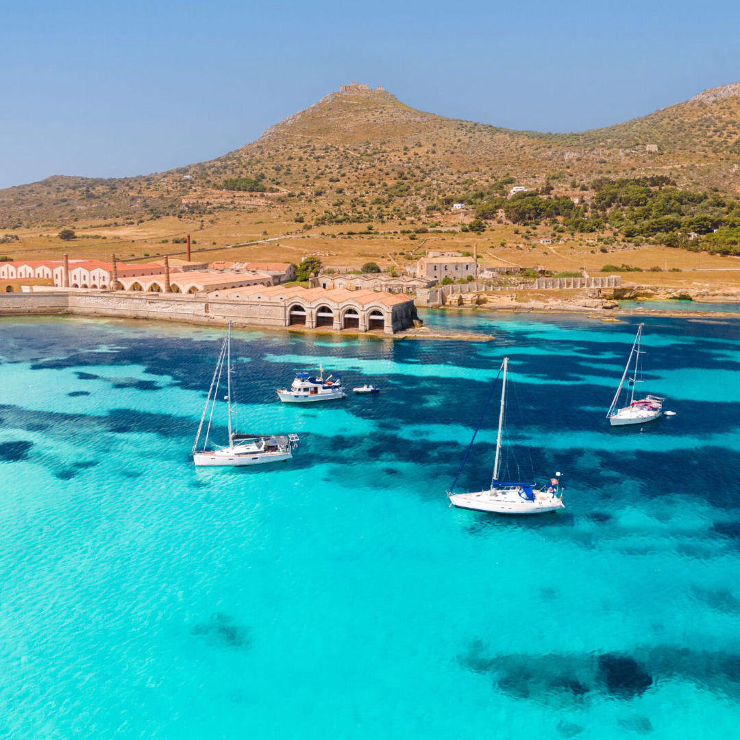 Tour di Favignana e Levanzo in Gommone