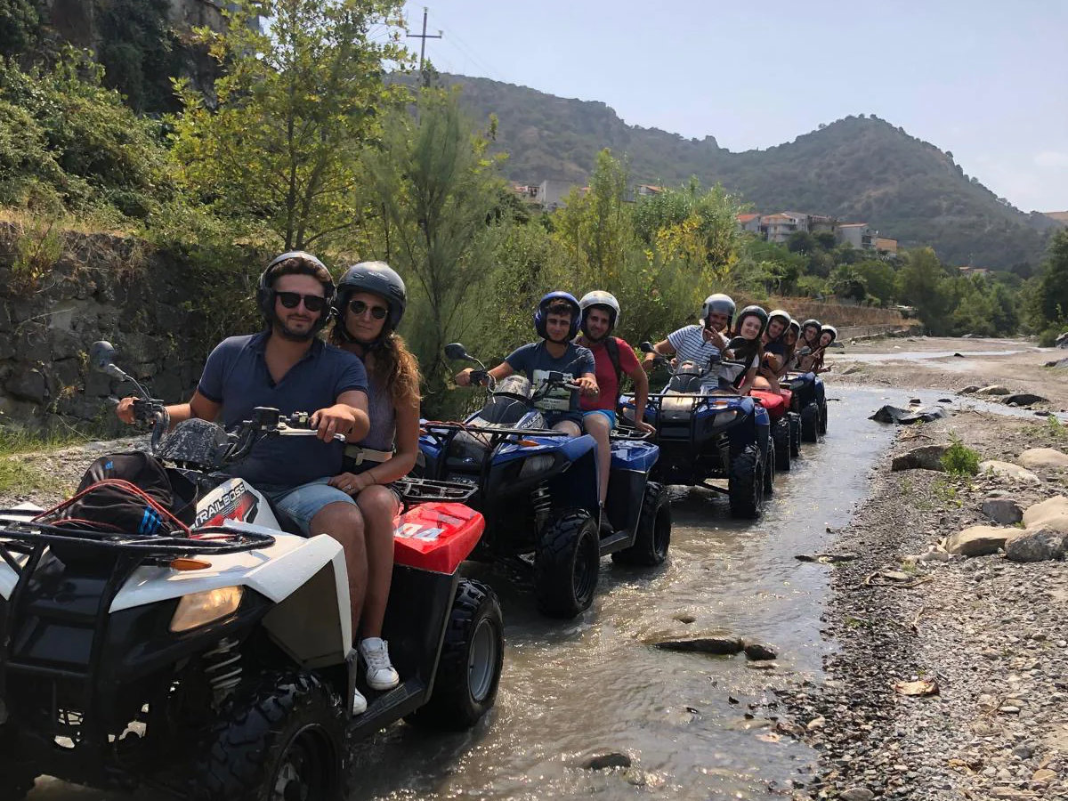 Escursione in Quad di 1 Ora nella Valle dell’Alcantara